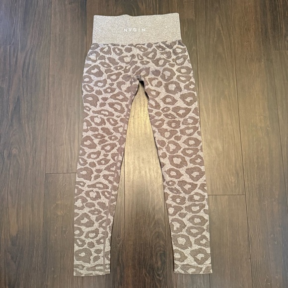 NVGTN Khaki Green Leopard Seamless Leggings - Picture 3 of 7